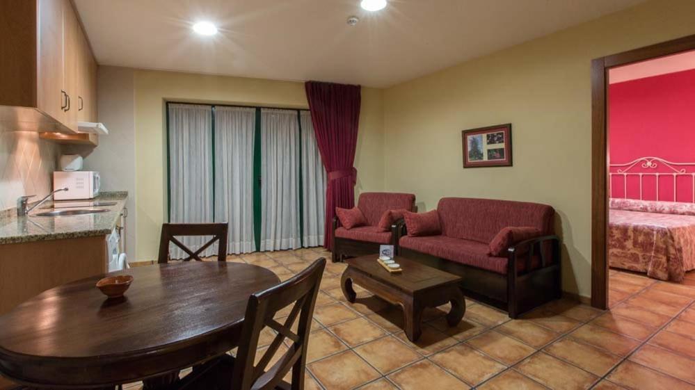 Apartamentos Villa De Cabrales Arenas De Cabrales Rum bild